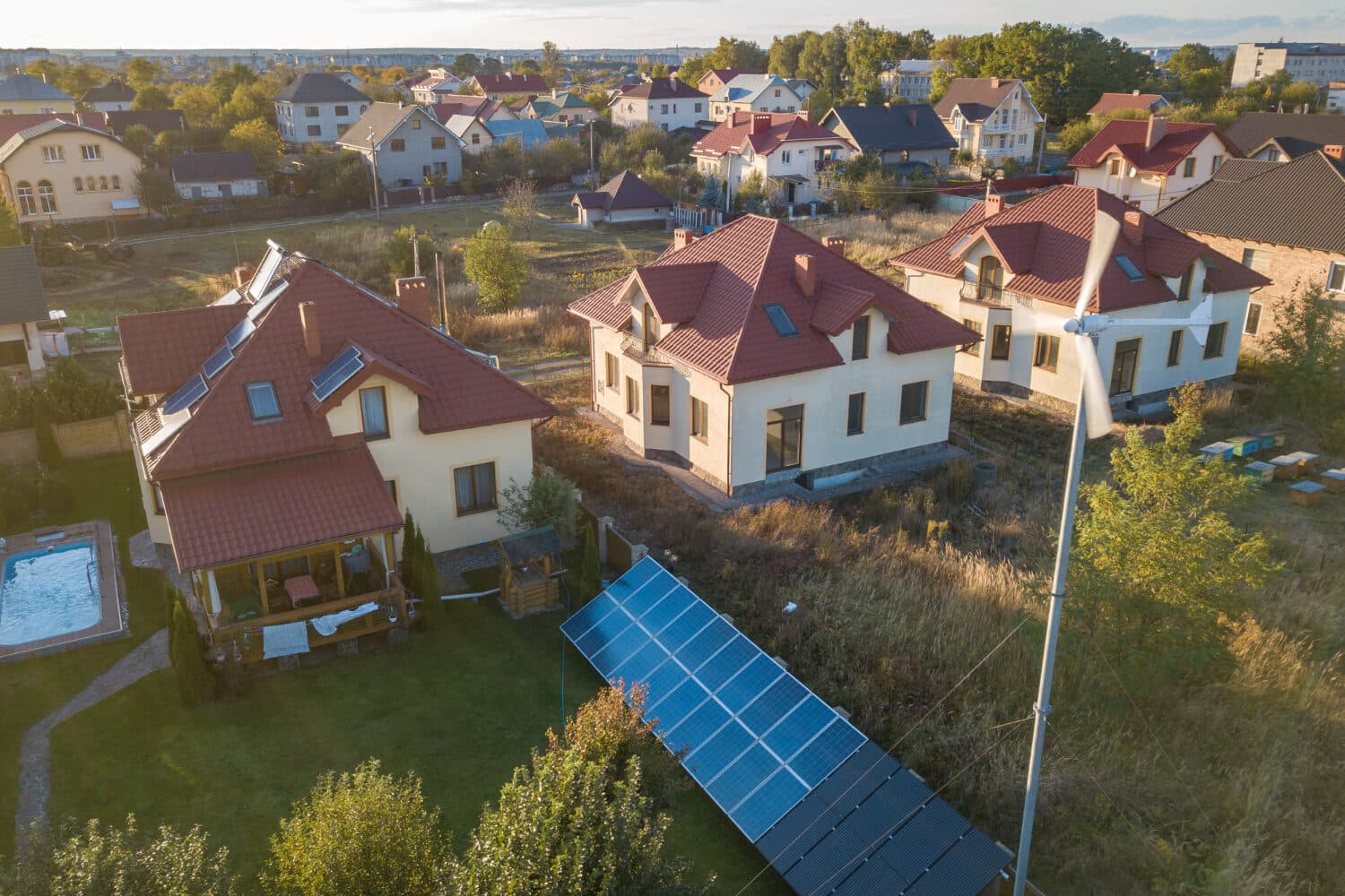 Fotowoltaika na gruncie przy domu – kompletny przewodnik dla inwestora indywidualnego